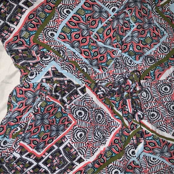 Halter-cut romper - Picture 2 of 3